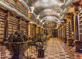 Clementinum à Prague avec la Bibliothèque nationale tchèque