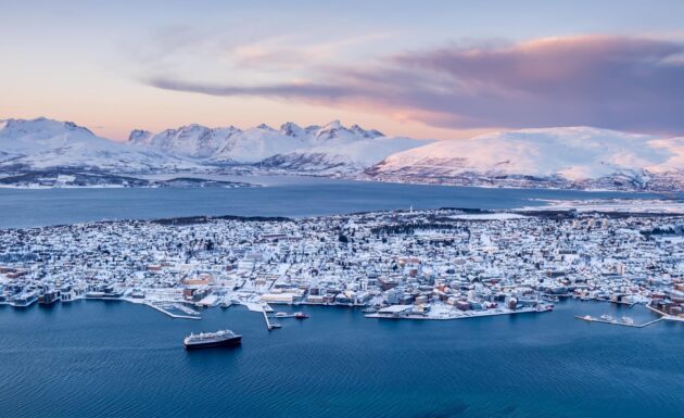 Croisière dans les fjords polaires à Tromsø, Norvège/Croisière dans les fjords polaires à Tromsø, Norvège/Croisière dans les fjords polaires à Tromsø, Norvège