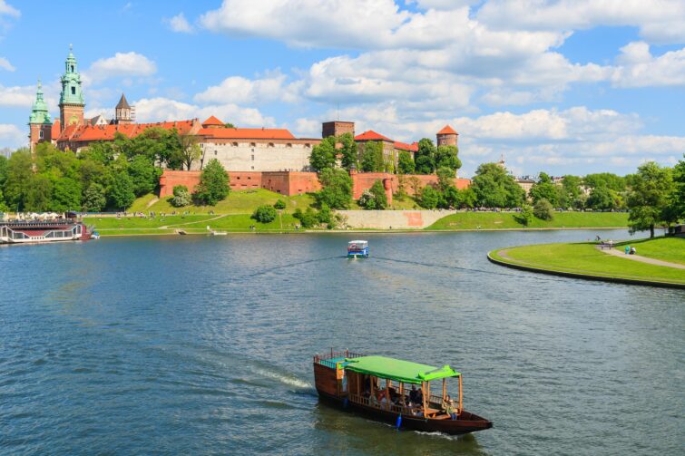 Croisière sur la Vistule à Cracovie avec le Château du Wawel en arrière-plan