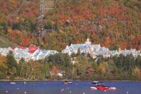 Croisière sur le lac à Mont-Tremblant au Canada