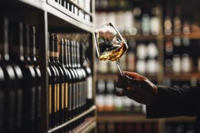 Dégustation de vin de Cassis en France