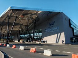 Entrée de l'aéroport de Sarajevo