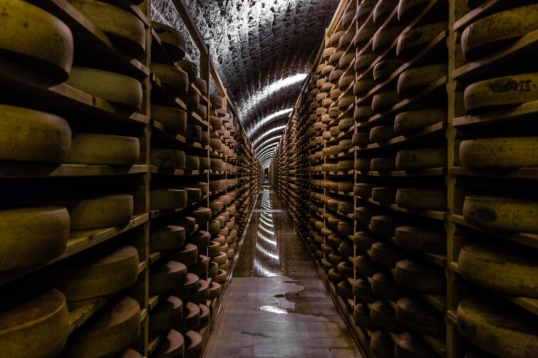 Fabrication du fromage dans le Jura