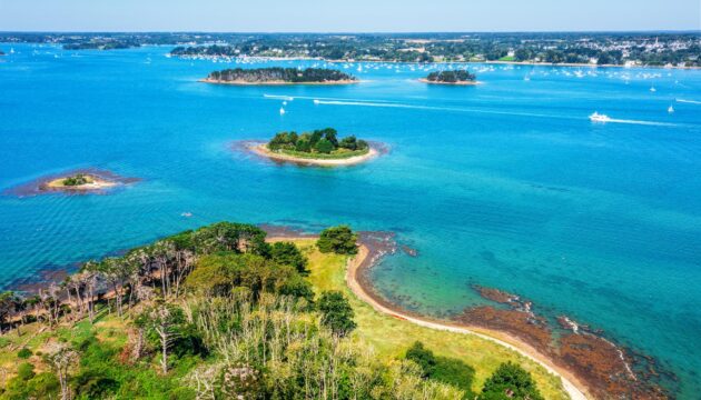 Faire une croisière dans le golf du Morbihan