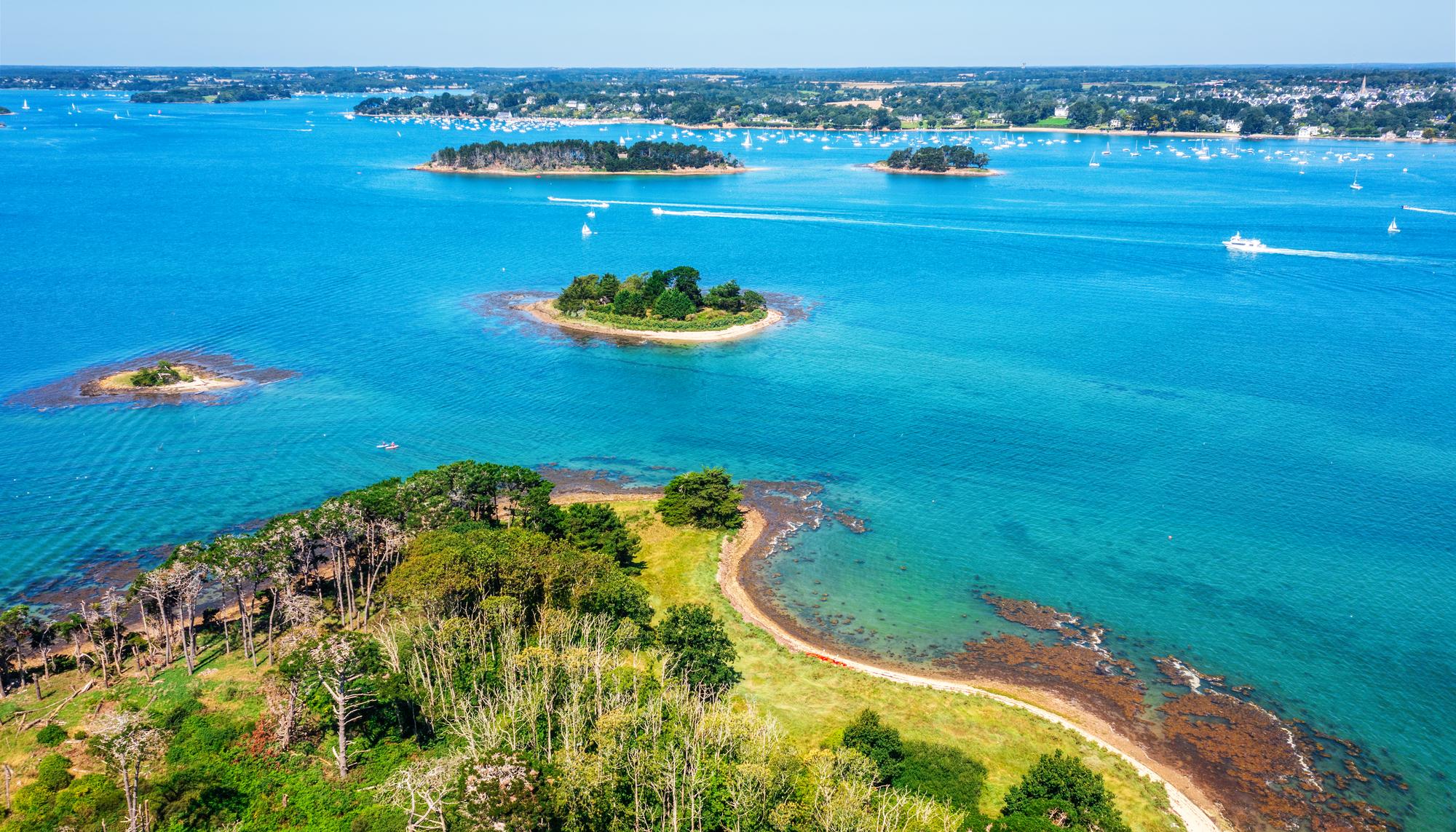 Faire une croisière dans le golf du Morbihan