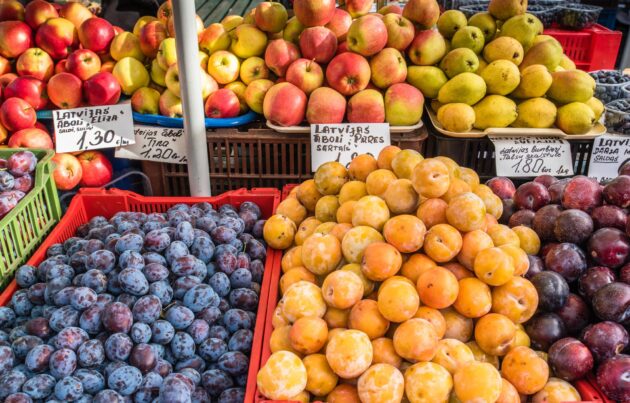 Fruits et légumes au marché central de Riga