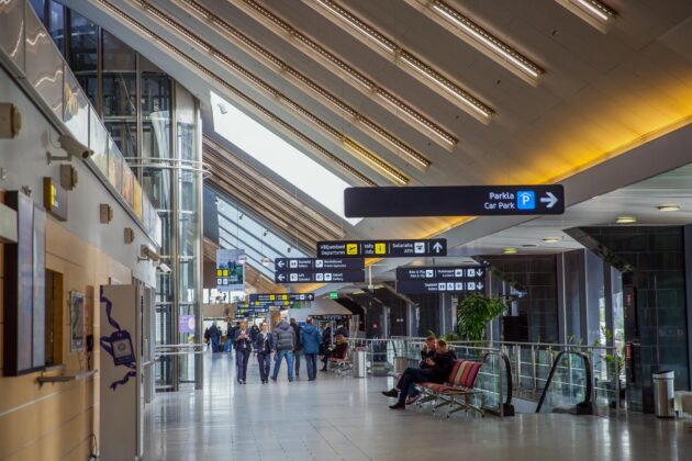 Intérieur de l'aéroport de Tallinn