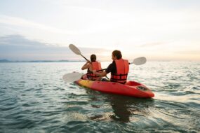 Kayak dans la mer
