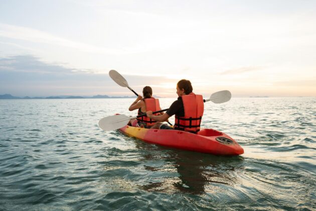 Kayak dans la mer