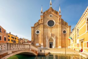 La basilica dei Frari est un superbe exemple d'architecture gothique à Venise