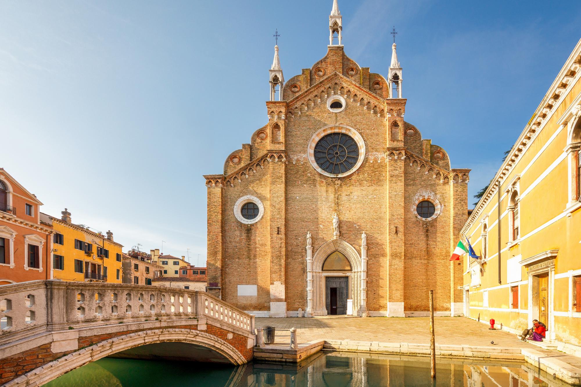 La basilica dei Frari est un superbe exemple d'architecture gothique à Venise
