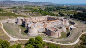 La superbe forteresse de Salses