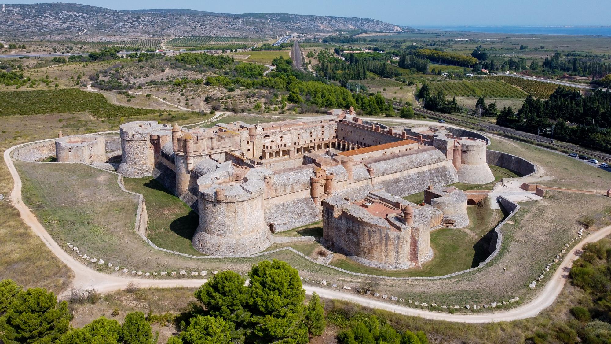 La superbe forteresse de Salses