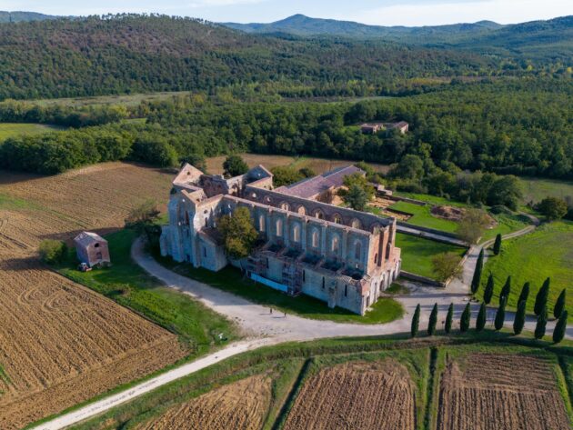 L'abbaye de San Galgano vue du ciel