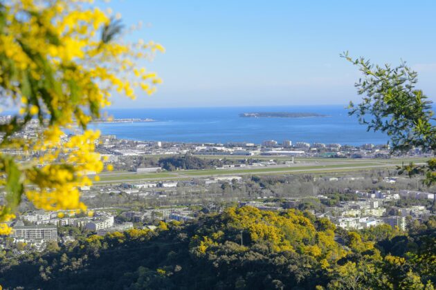 L'aéroport de Cannes-Mandelieu est idéalement situé sur la Côte d'Azur