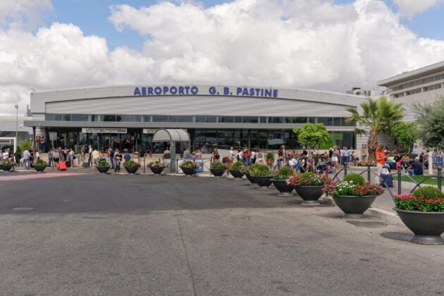 L'aéroport de Ciampino est le deuxième plus important de Rome/Entrée de l'aéroport Rome-Ciampino/Entrée de l'aéroport Rome-Ciampino