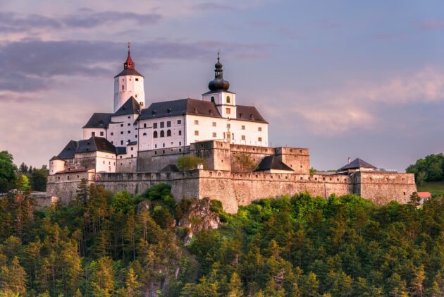 Le Château de Forchtenstein, en Autriche, région du Burgenland