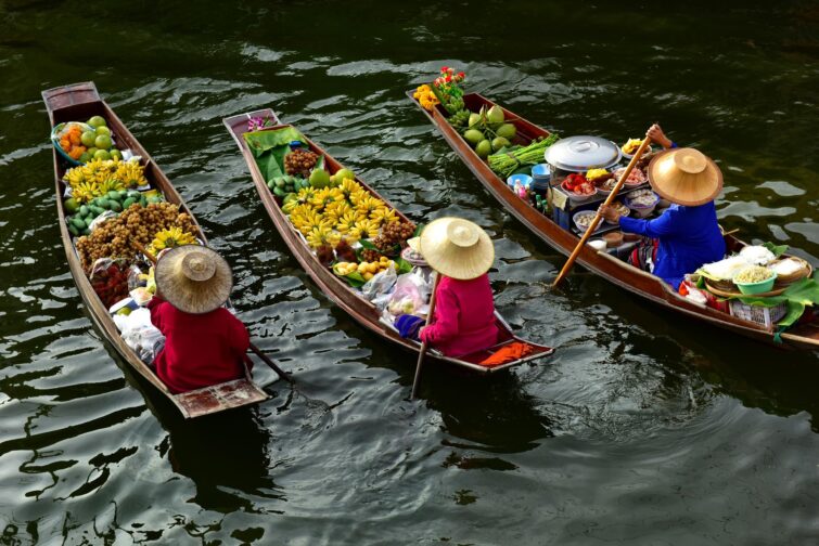 Le Marché flottant de Damnoen Saduak, thailande
