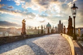 Le Pont Charles à Praguee