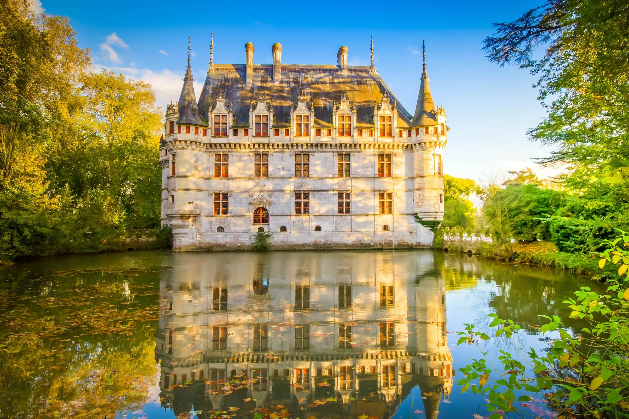 Le château d'Azay-le-Rideau est construit sur une île de l'Indre