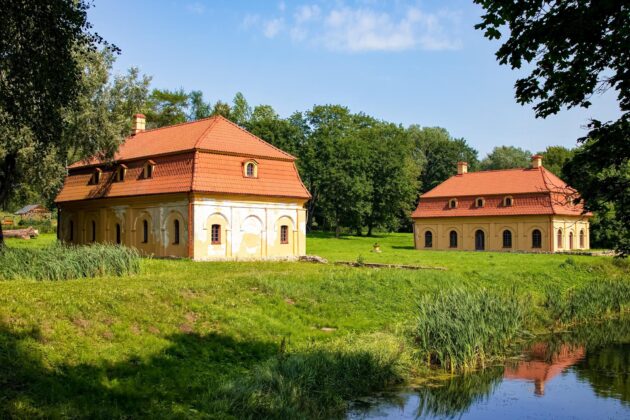 Le manoir-musée de Liubavas mélange différents styles architecturaux