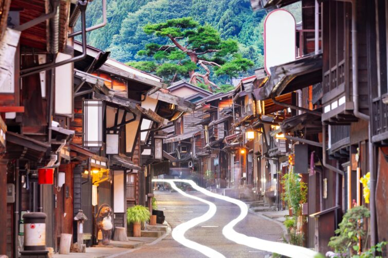 Narai-juku, Nagano, Japon - ville historique le long de la vallée de Kiso