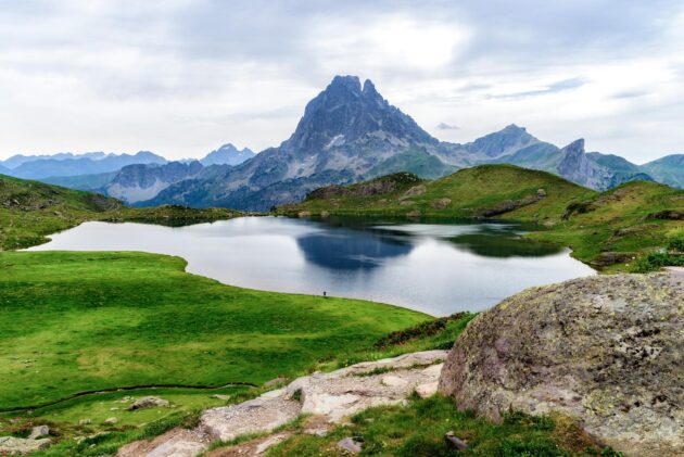Pic du Midi et Lac de Gentau