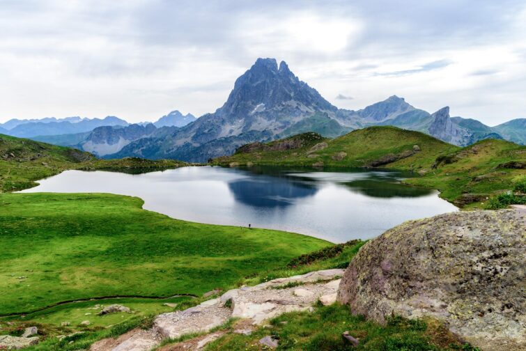 Pic du Midi et Lac de Gentau
