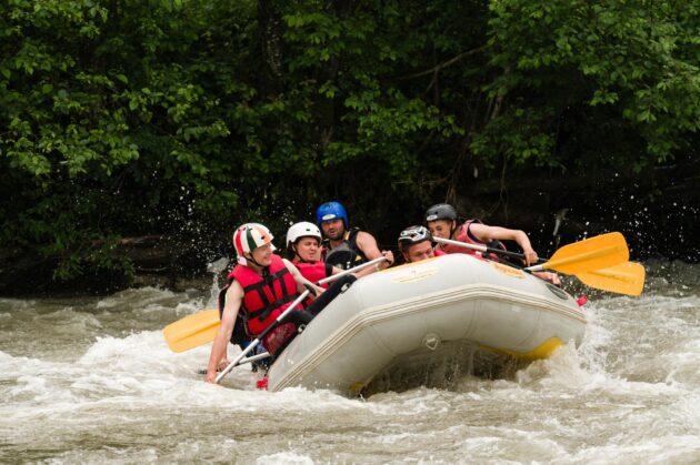 Rafting sur la Nive au Pays basque, France