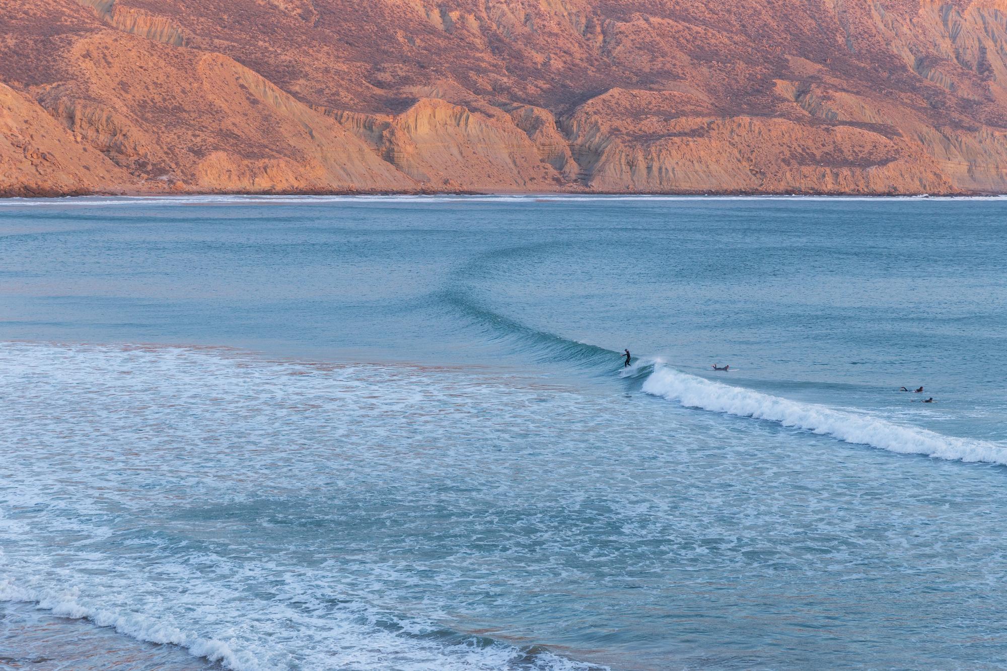Surf à Taghazout au Maroc