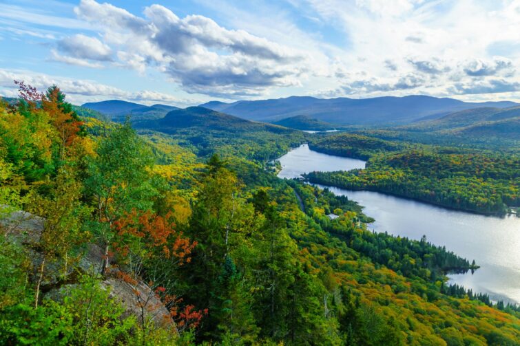 Vol en hélicoptère à Mont-Tremblant au Canada