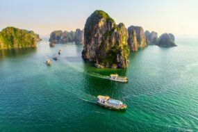 Vue aérienne de la baie d'Ha Long au Vietnam