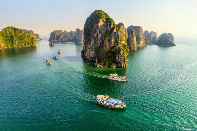 Vue aérienne de la baie d'Ha Long au Vietnam