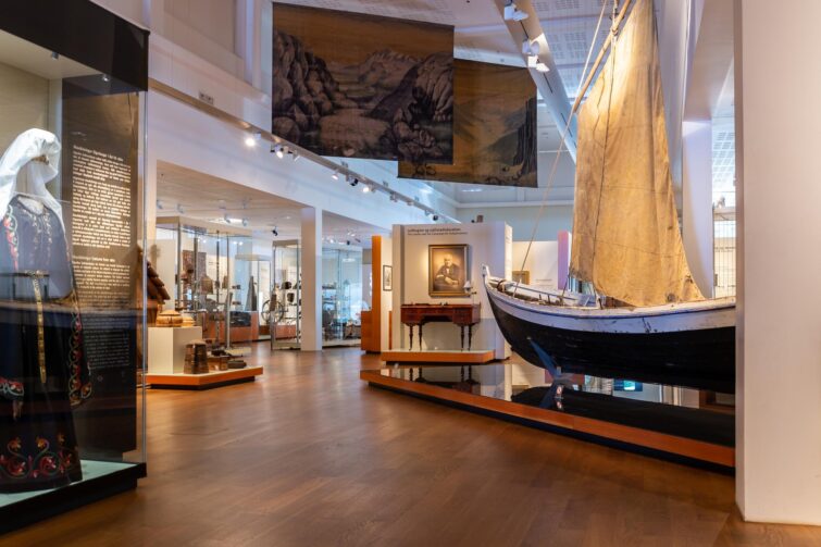 Vue des salles d'exposition dans le Musée National d'Islande