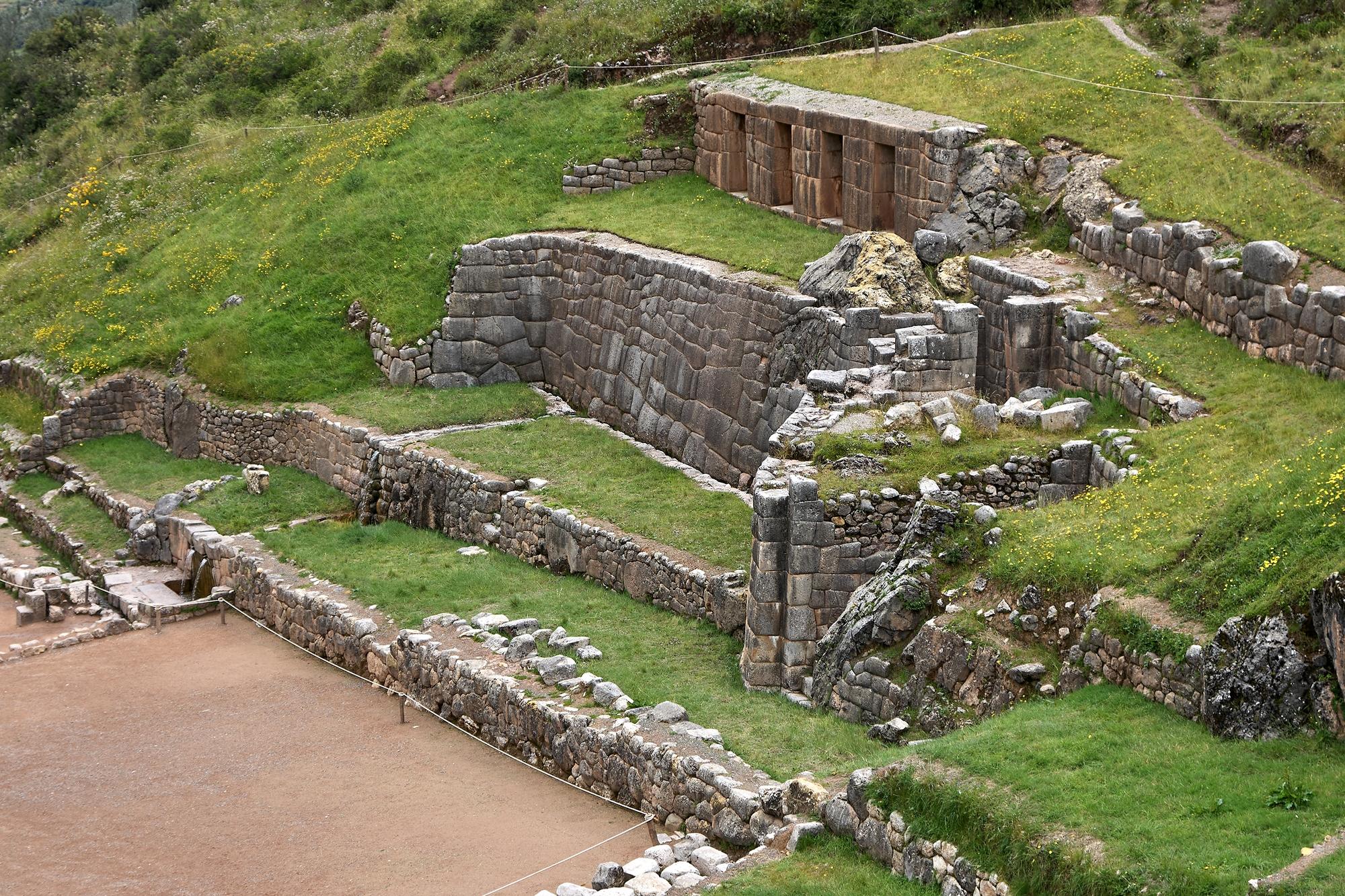 Vue paisible de Tambomachay, site archéologique Inca au Pérou