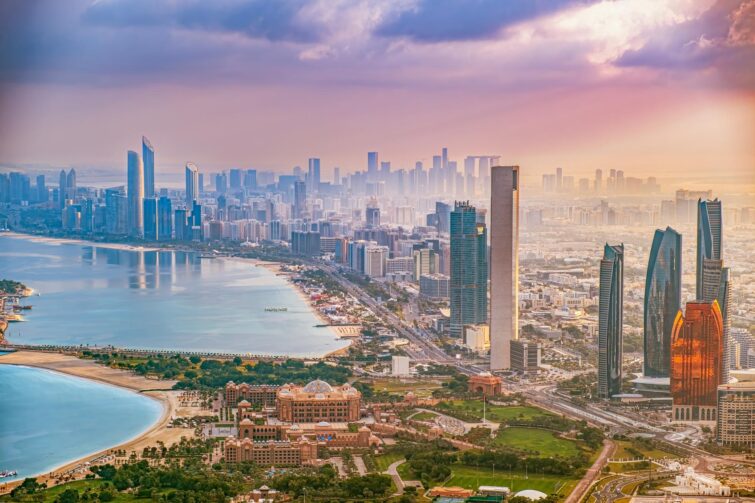 Vue panoramique d'Abu Dhabi, l'une des villes les plus sûres du monde