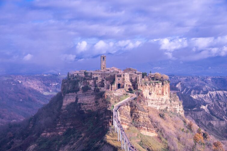 Vue panoramique de Civita di Bagnoregio dans la province de Viterbo, Latium, Italie