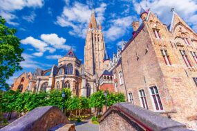 Vue sur l'Église Notre-Dame de Bruges
