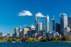 Vue sur la Sydney Tower Eye et les gratte-ciels de Sydney
