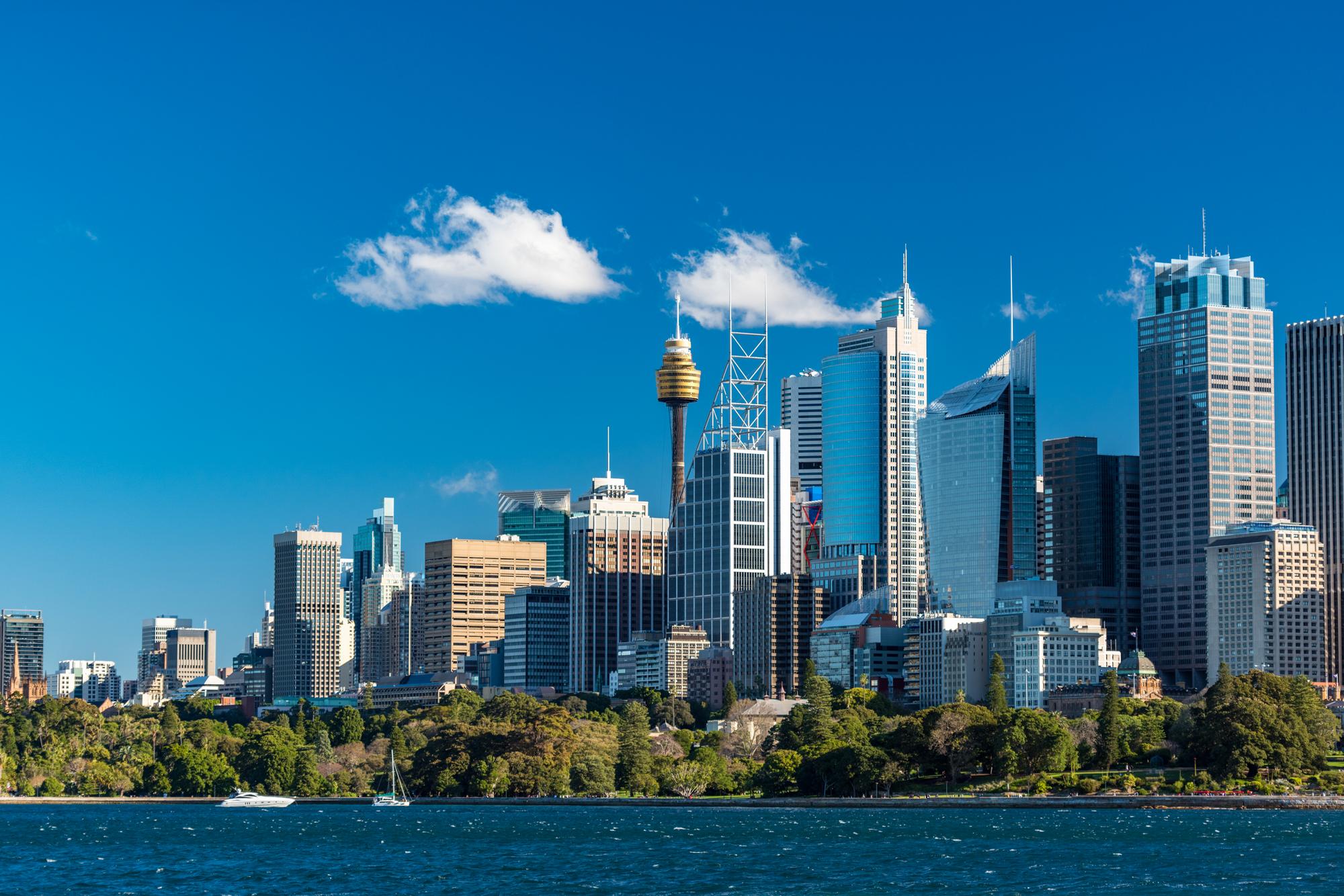 Vue sur la Sydney Tower Eye et les gratte-ciels de Sydney