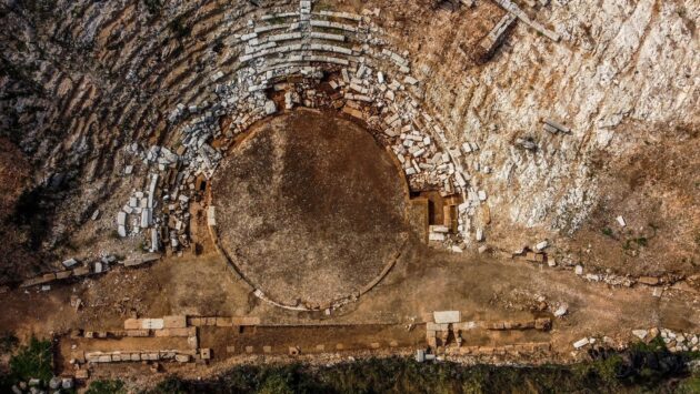 La découverte extraordinaire d'un amphithéâtre antique sur les îles Ioniennes en Grèce fascine les archéologues