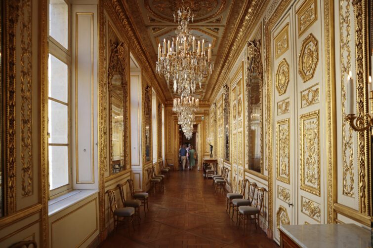 Couloir de l'Hôtel de la Marine à Paris