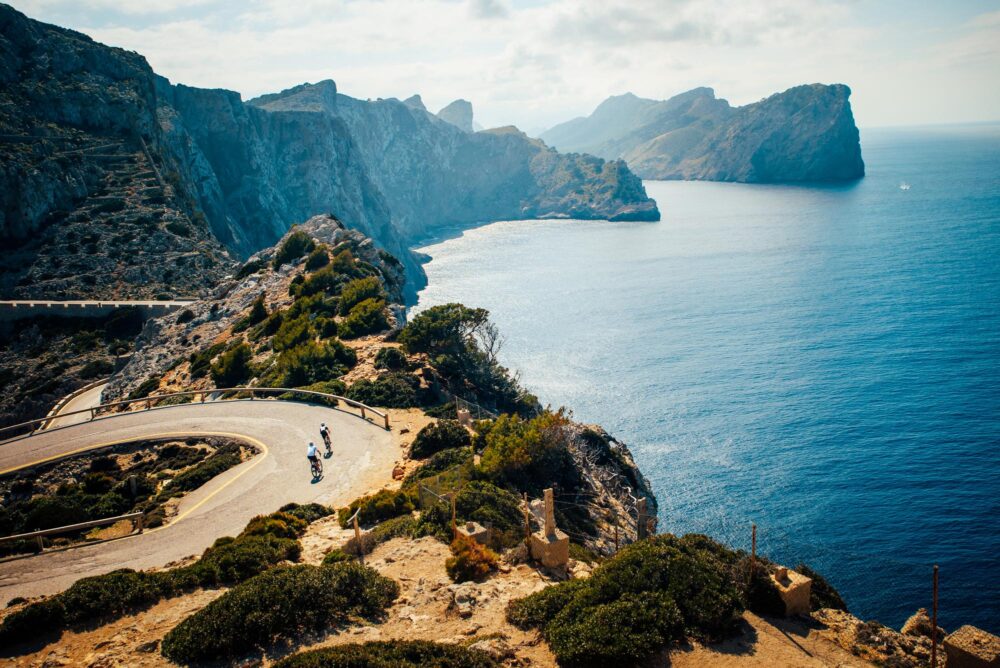 Cyclistes sur la route vers le Cap de Formentor, Majorque