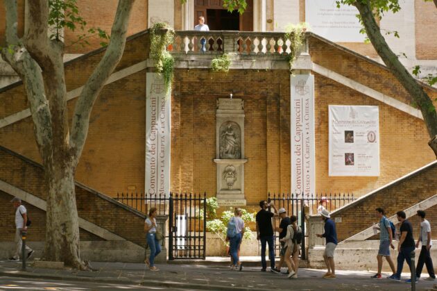 Entrée de la crypte des Capucins à Rome