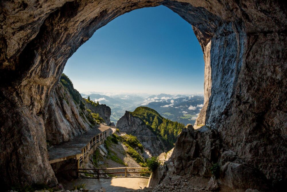 Entrée de la grotte de glace Eisriesenwelt