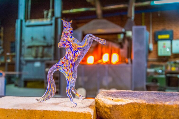 Fabrique de verre sur l'île de Murano à Venise