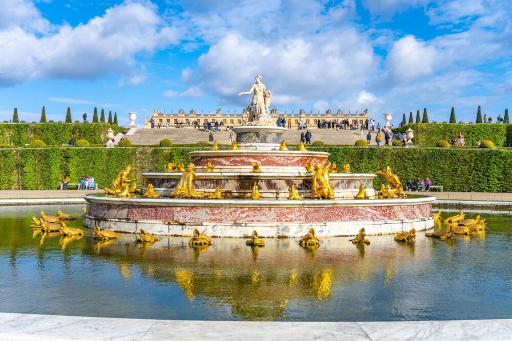 Fontaines dans les jardins de Versailles