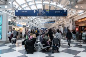 Intérieur de l'aéroport international O'Hare de Chicago (ORD)