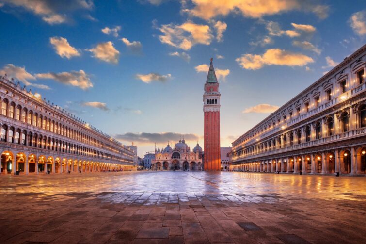 La Place Saint-Marc à Venise, Italie