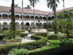 La cour intérieure du musée de la Ville de Quito en Équateur